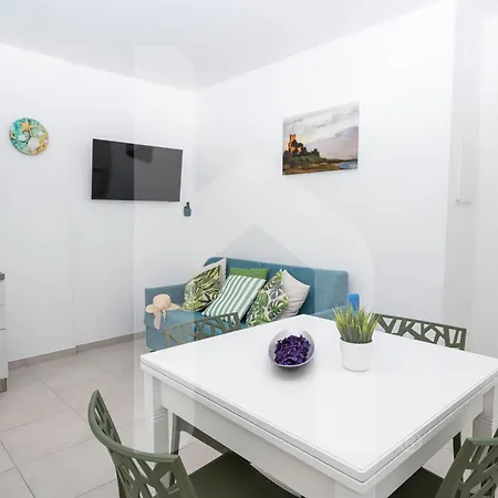 Homiday - Merope * Pineto