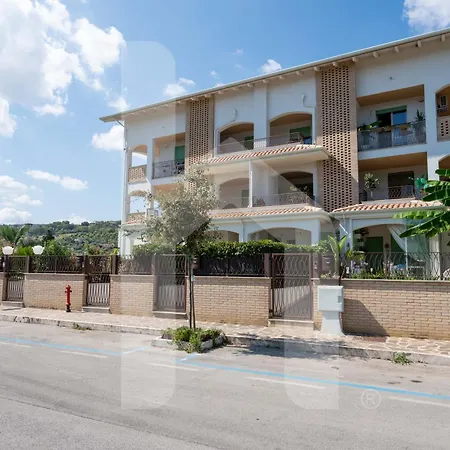 Homiday - Merope Apartment Pineto