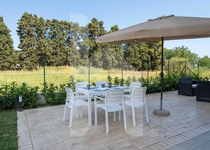 Homiday - Merope Апартаменты