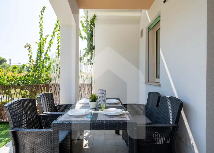 Homiday - Merope Апартаменты Пинето