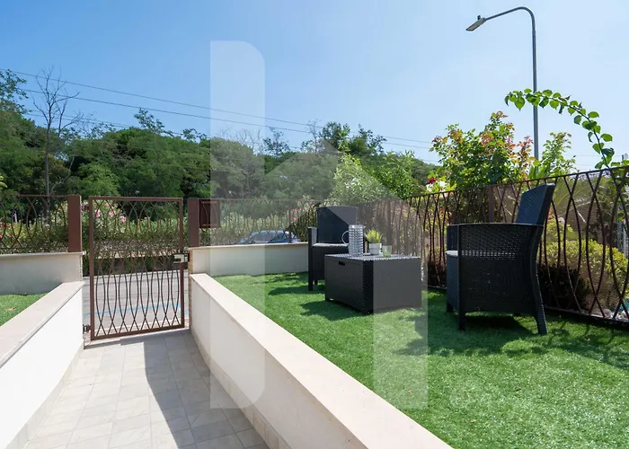 Апартаменты Homiday - Merope Пинето